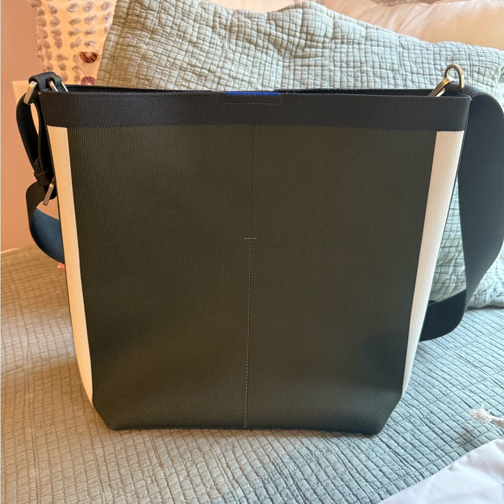 Rothy’s bucket bag
